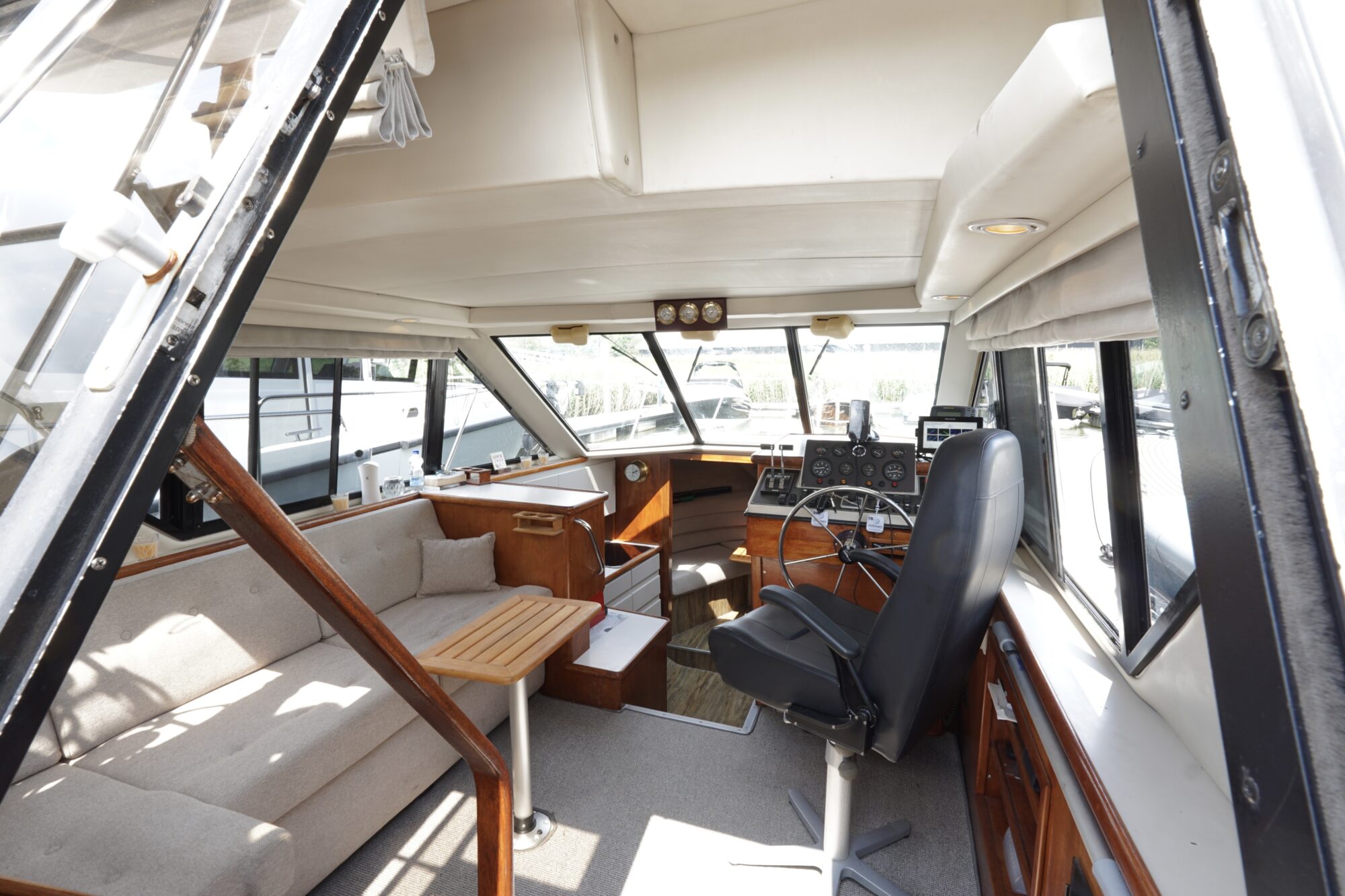foto: 5 Carver Carver 28 Flybridge