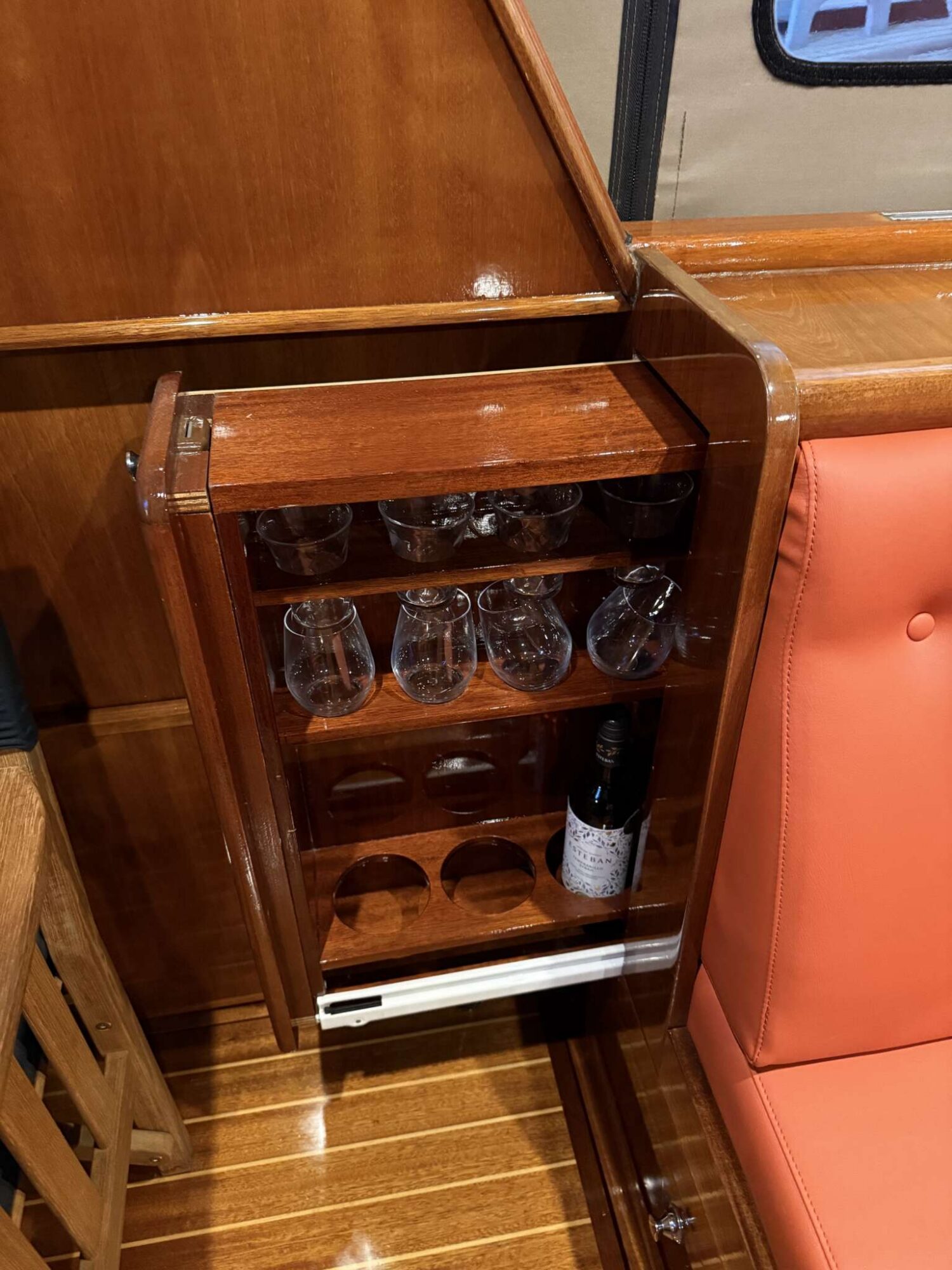 foto: 6 Crown yachts Crown Cruiser 12.85 OK Spiegeldeur