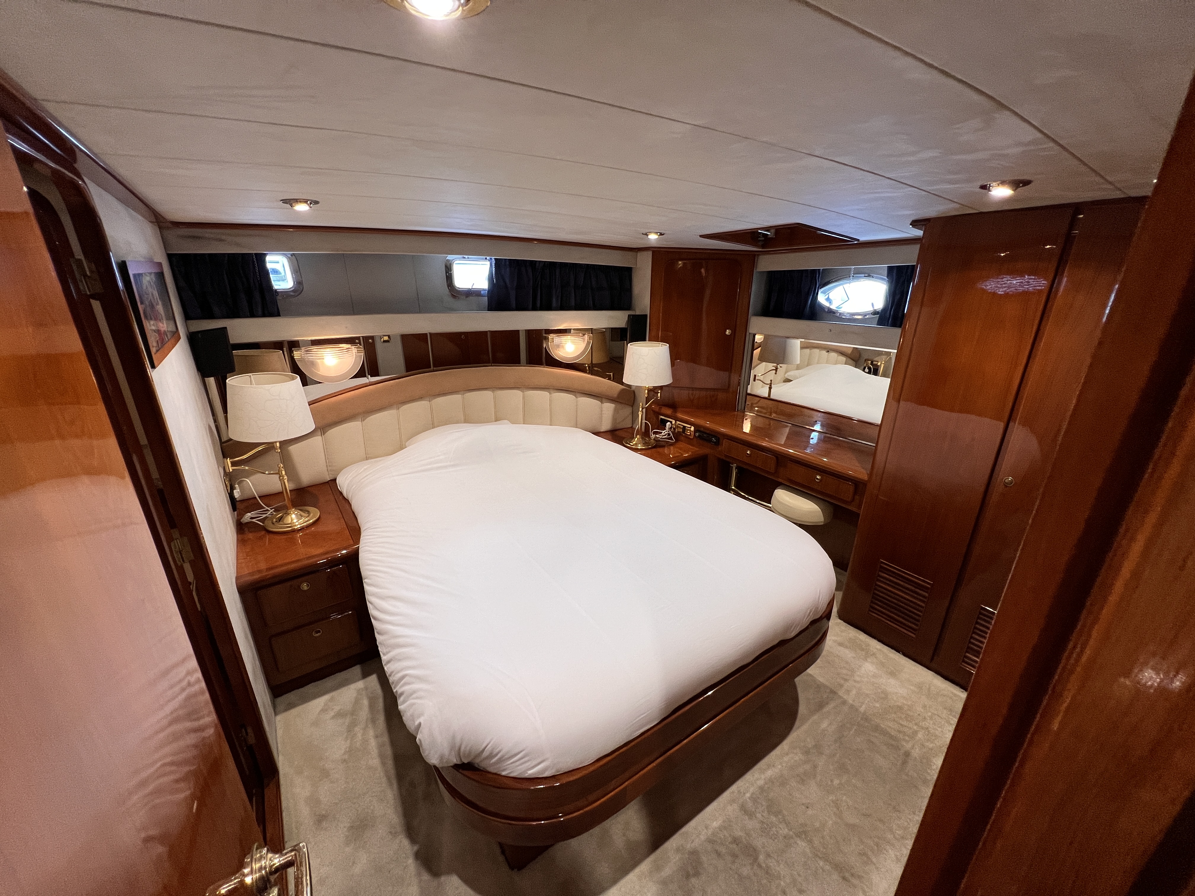 foto: 6 Monte Fino 64 ( varend woonschip )