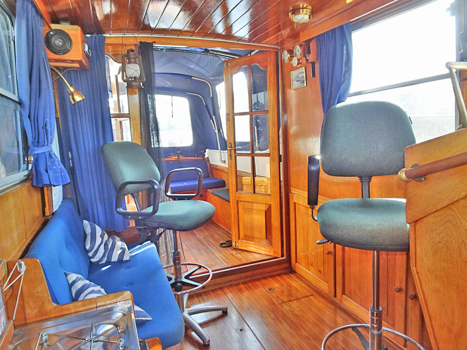 foto: 4 ex Politieboot RP37