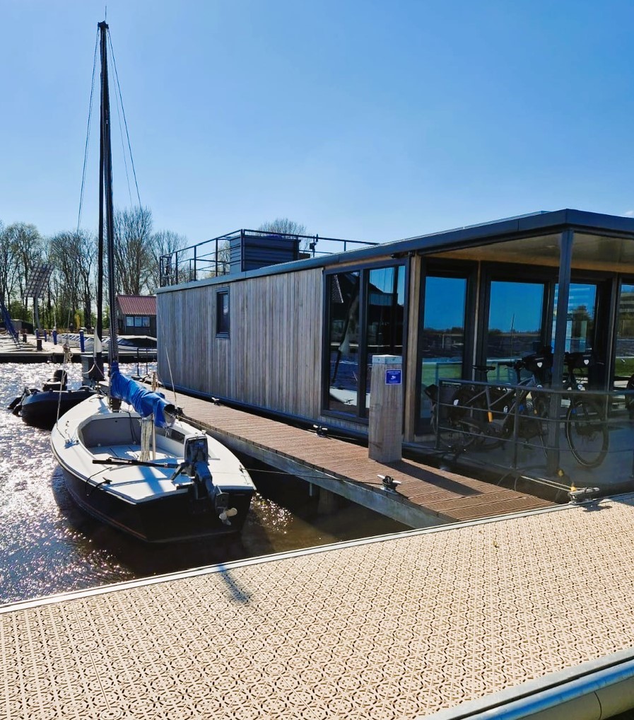 foto: 7 Castalia Met Koopligplaats 1460 X 500 Special Houseboat