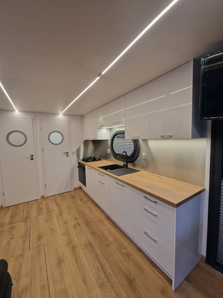 foto: 5 Campi 400 Houseboat