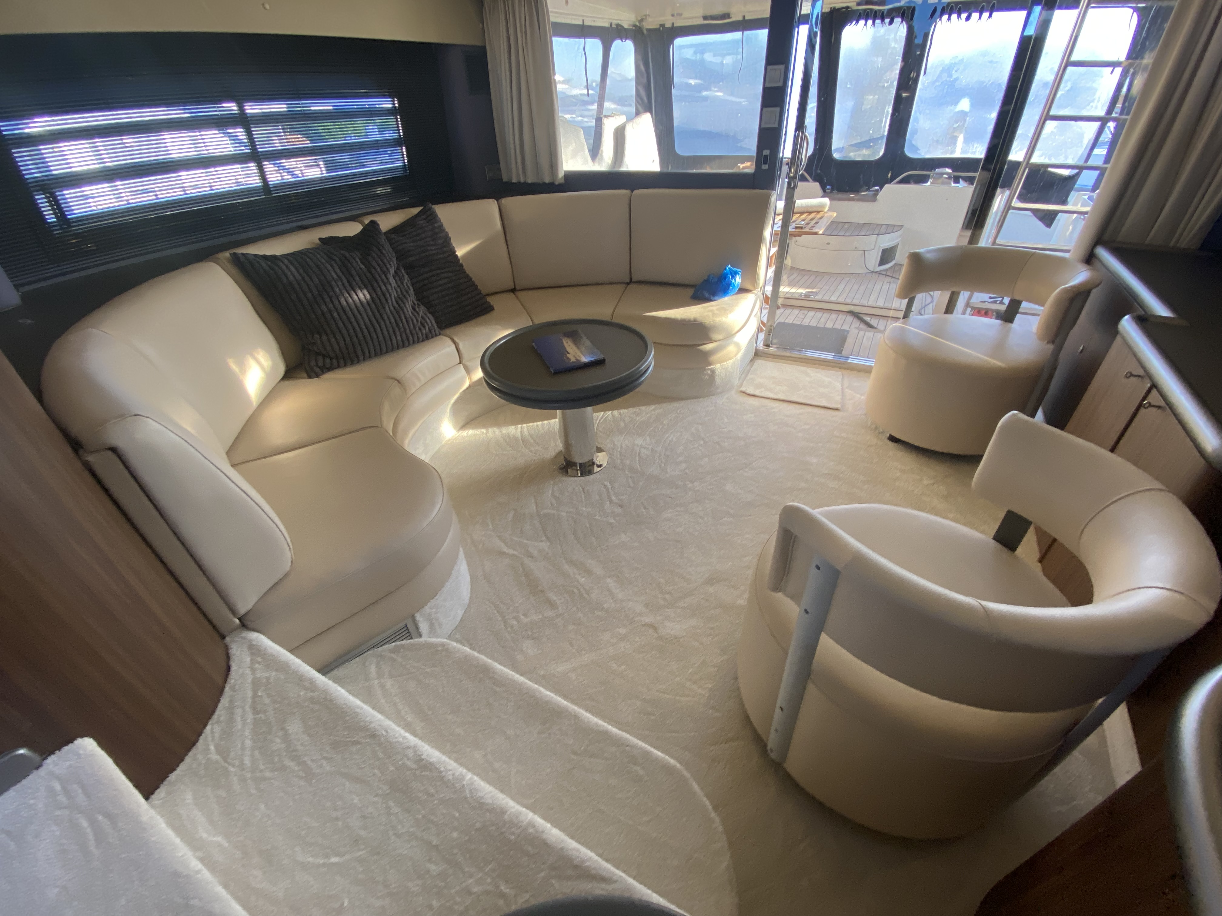 foto: 7 Fairline Squadron 62