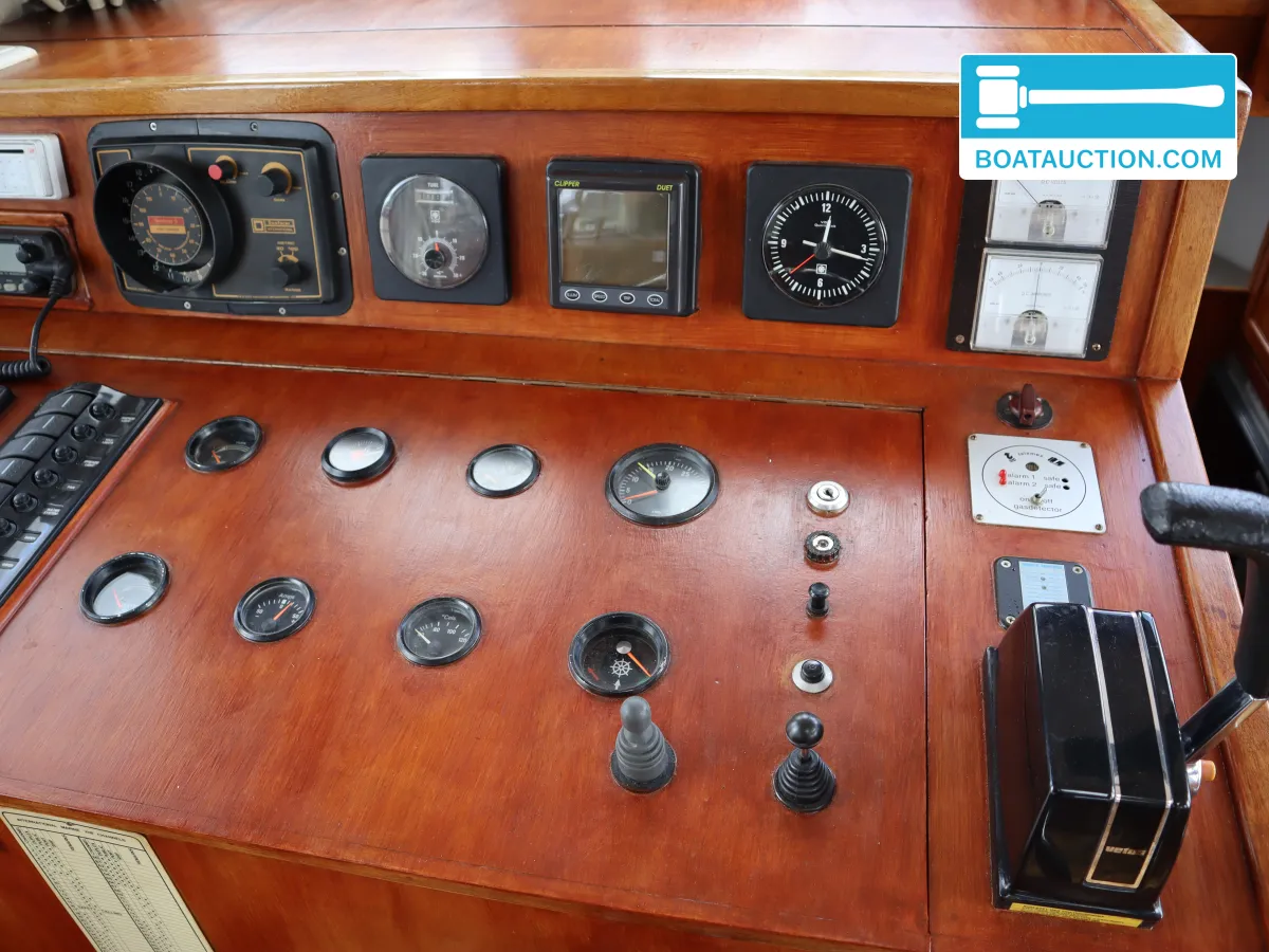 foto: 6 Visserstrawler 1050