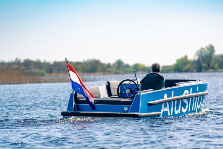 foto: 16 AluShip E-Tender 600