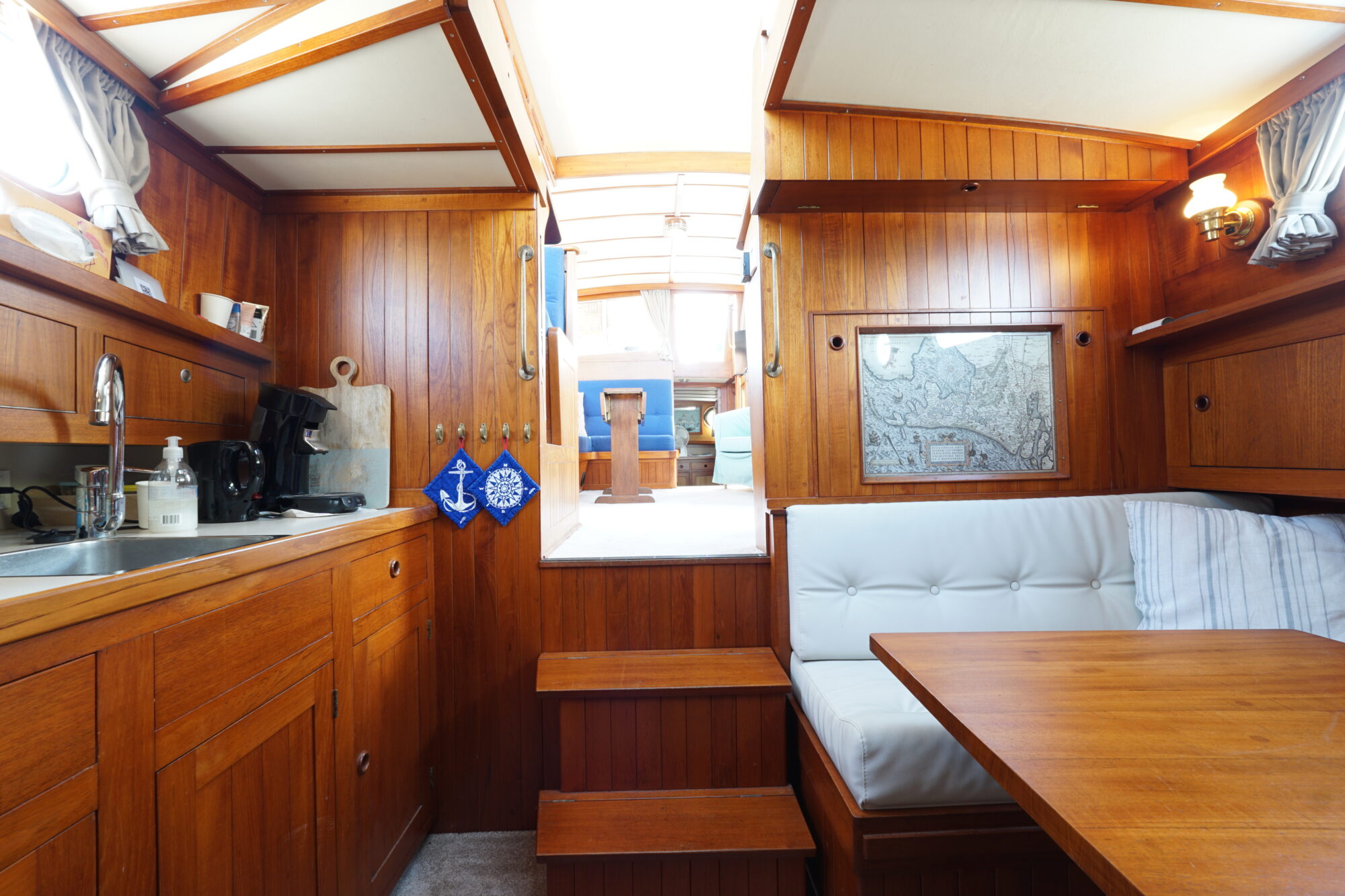 foto: 6 Gillissen Gillissen Rondspant Trawler 13.50 AK