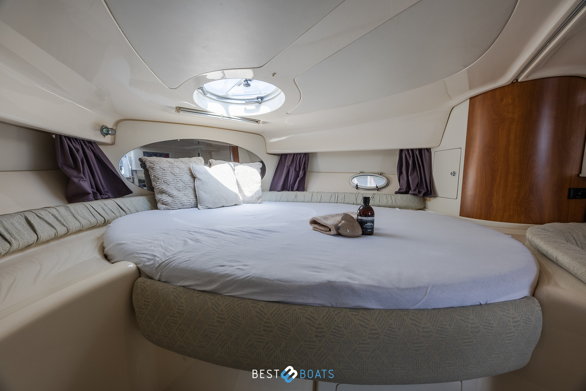 foto: 5 Sessa  Oyster 34