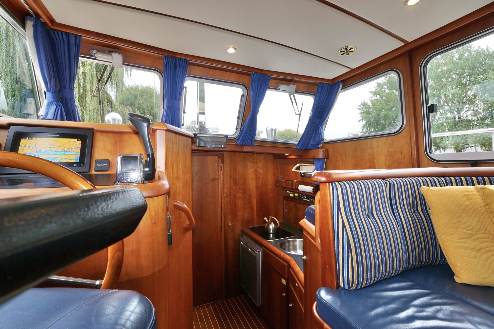 foto: 5 Jetten Jetten Bully 9.60 OK Spiegeldeur