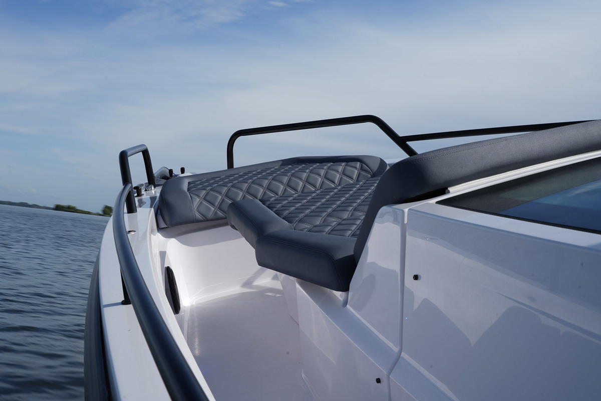 foto: 8 Axopar 37 XC Cross Cabin