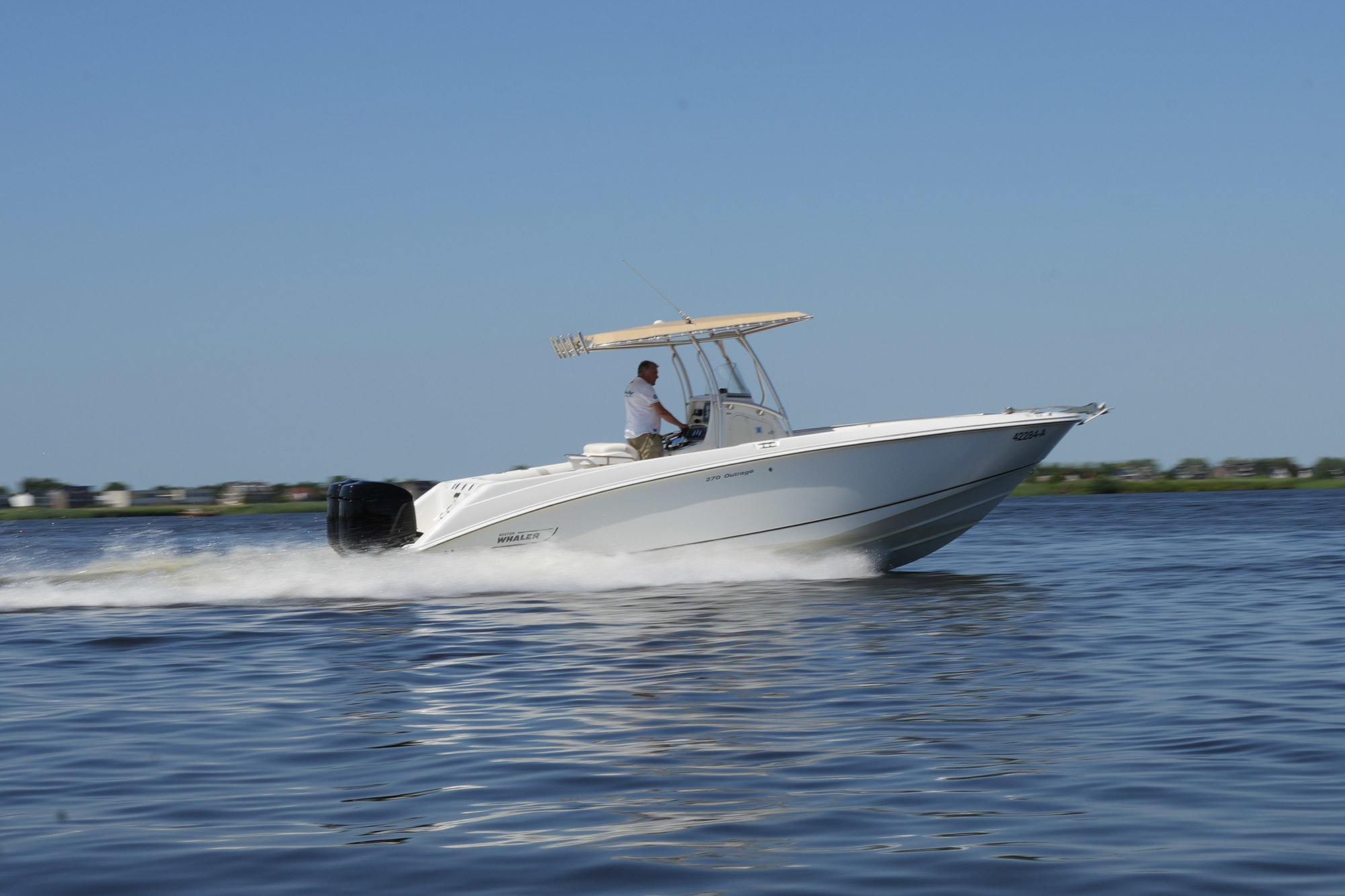 foto: 6 Boston Whaler 270 Outrage