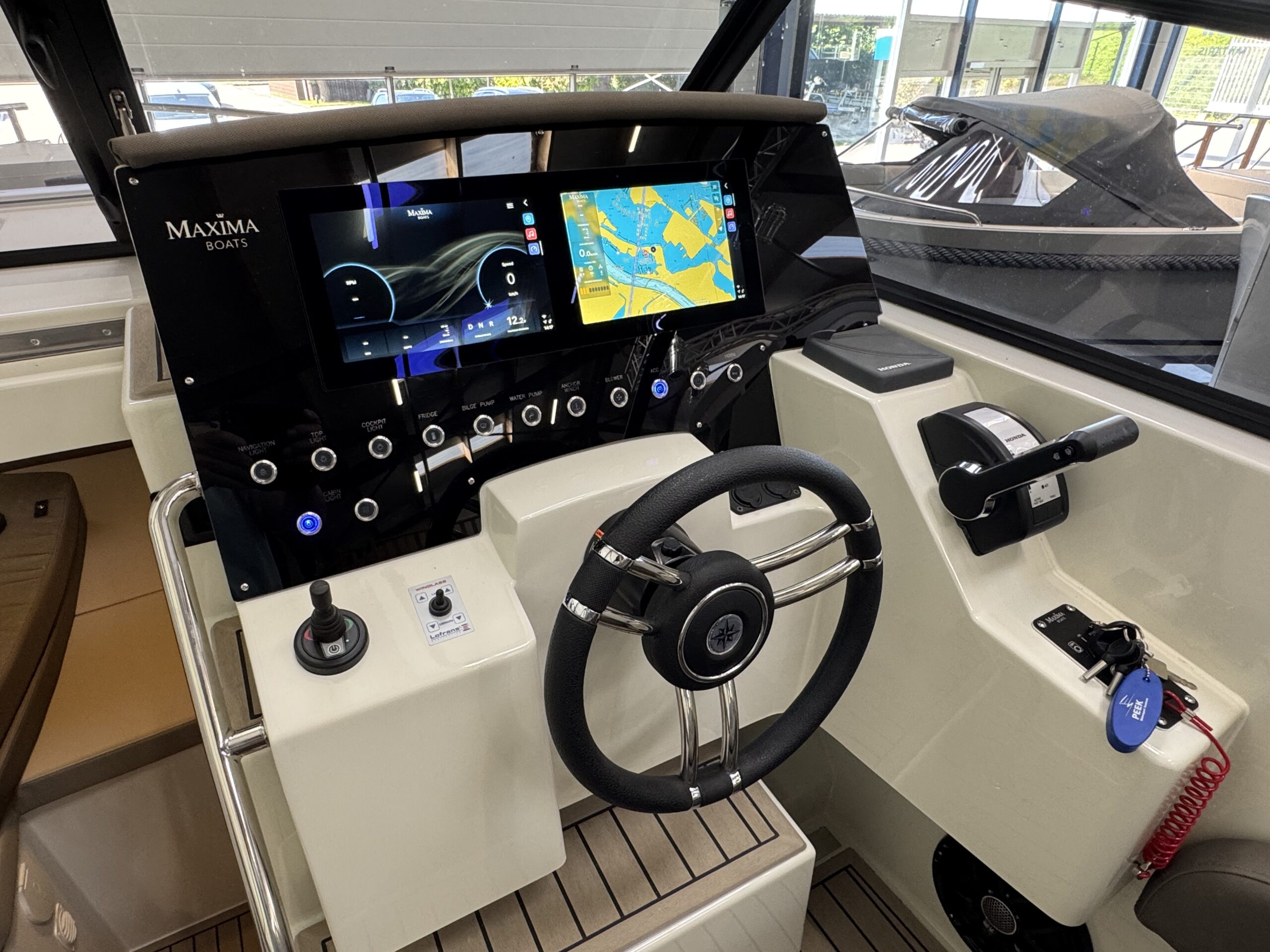 foto: 4 Maxima 800 Cabin (op voorraad)