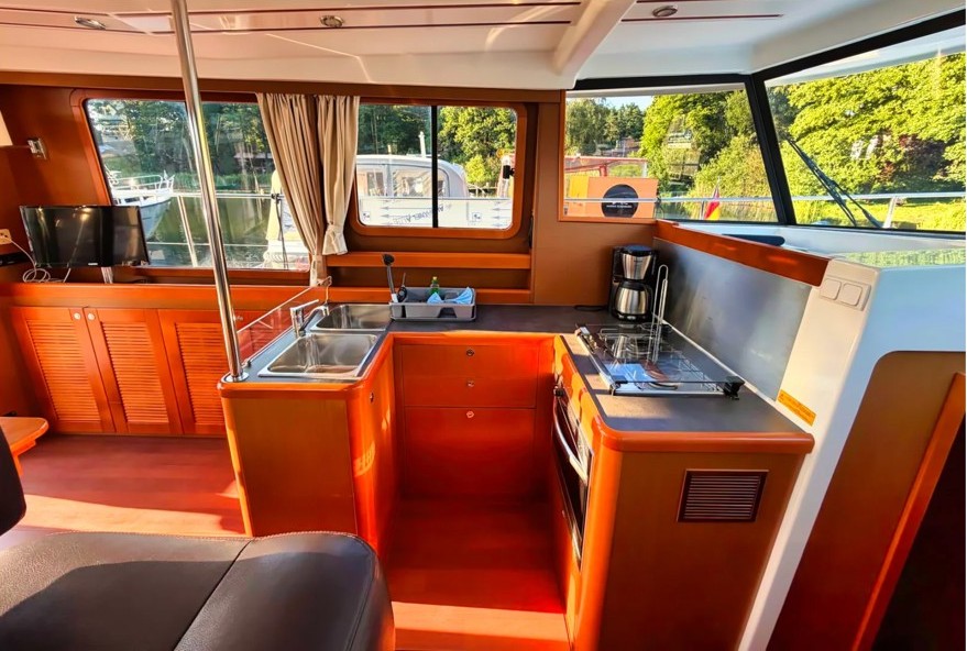 foto: 9 Beneteau Beneteau Swift Trawler 34 Flybridge