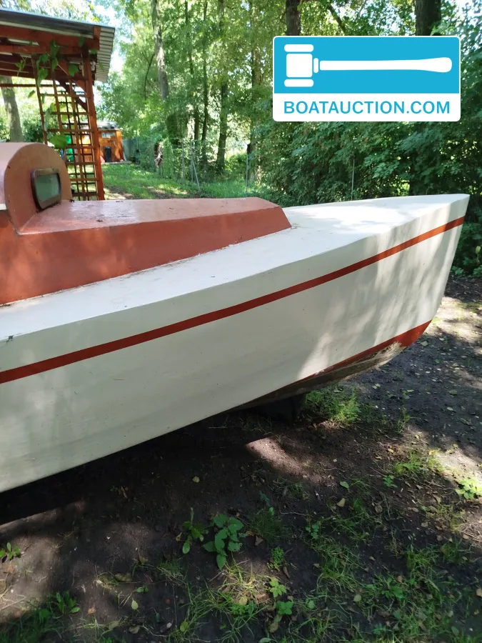 foto: 4 Cabinboat 700