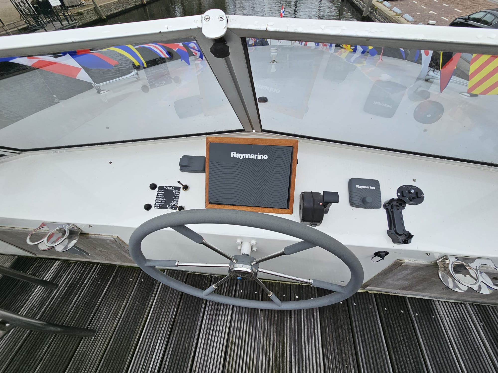 foto: 5 Jacabo 2300 (Varend woonschip)