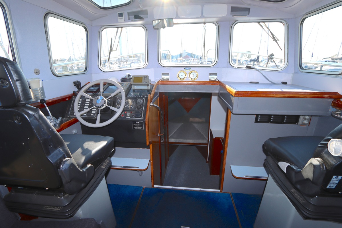 foto: 39 Lochin  333 Workboat