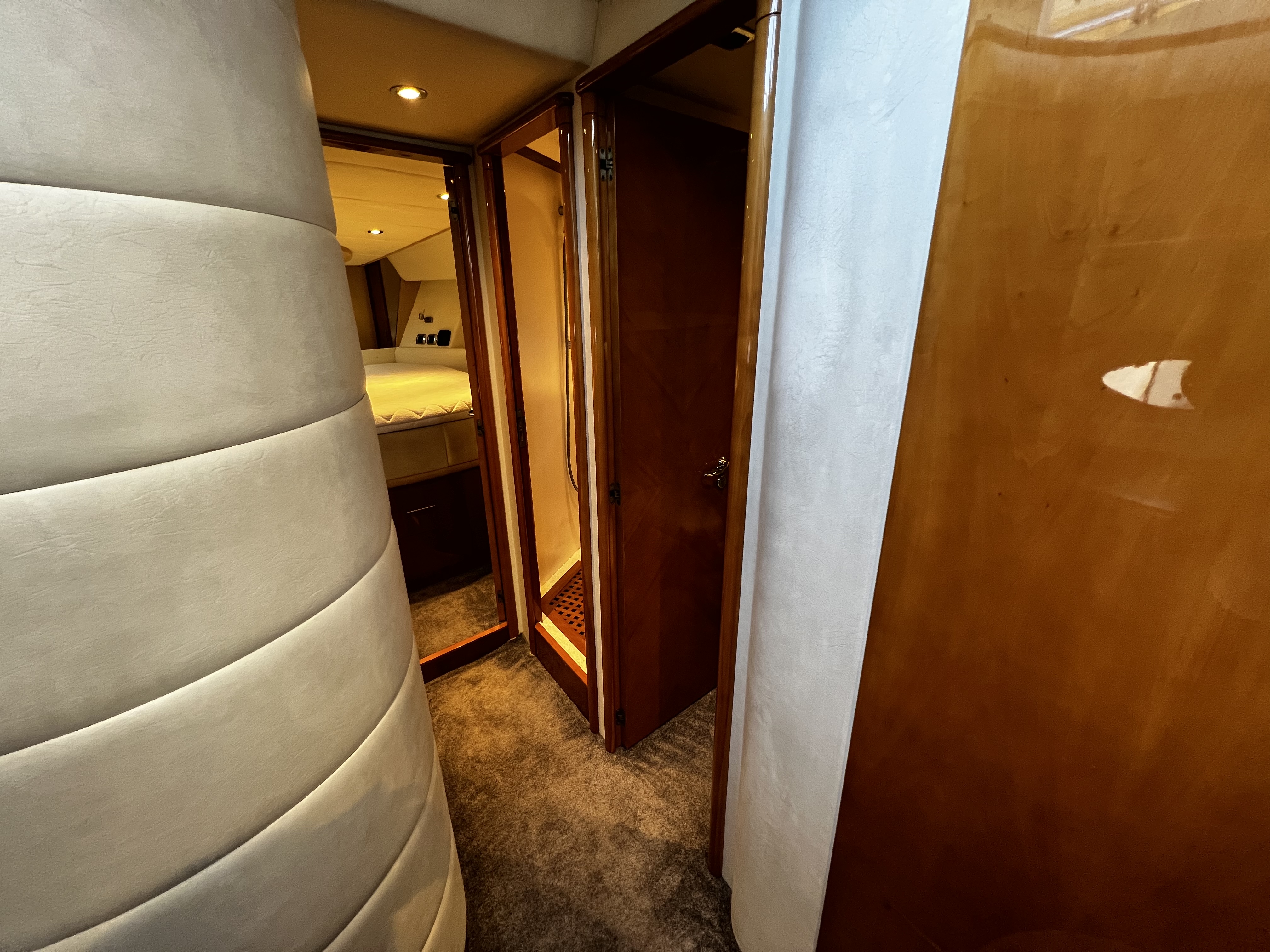 foto: 5 Astondoa  43 GLX