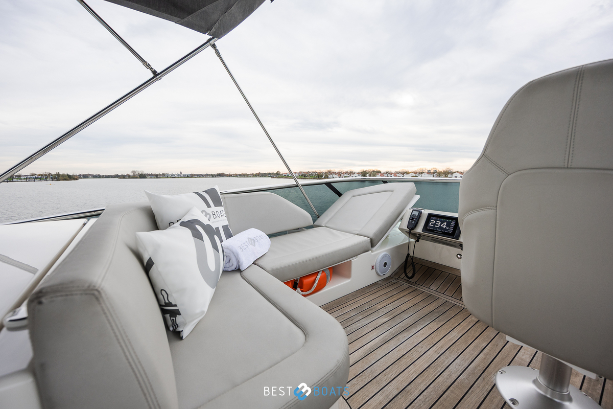 foto: 7 Absolute  Navetta 52