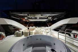 foto: 5 Sunseeker 88 Yacht