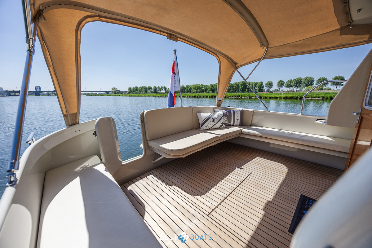 foto: 6 Linssen Grand Sturdy 29.9 Sedan 