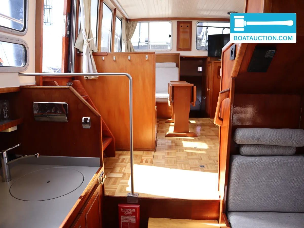 foto: 5 Visserstrawler 1050