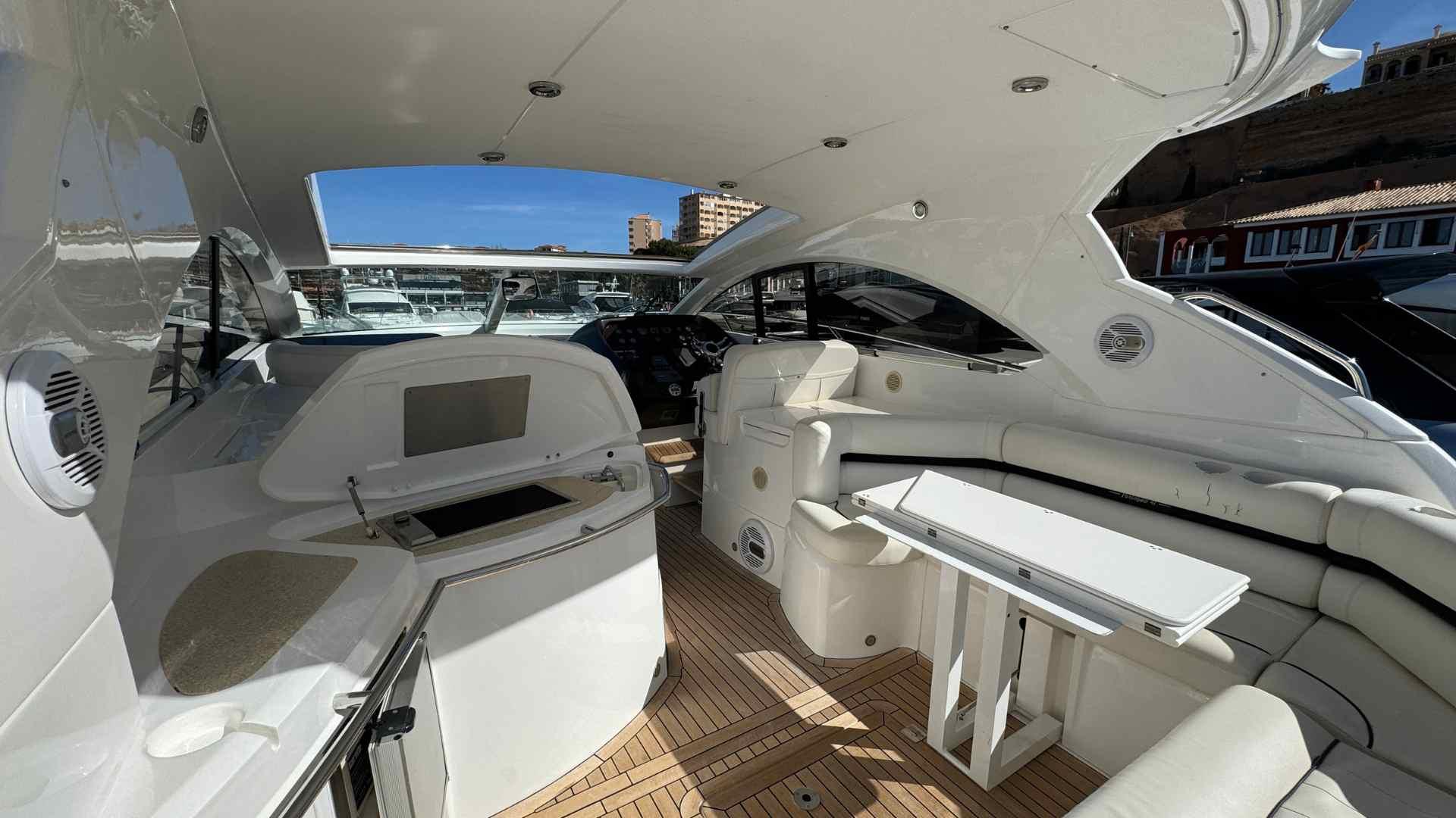 foto: 6 Sunseeker Portofino 47 HT