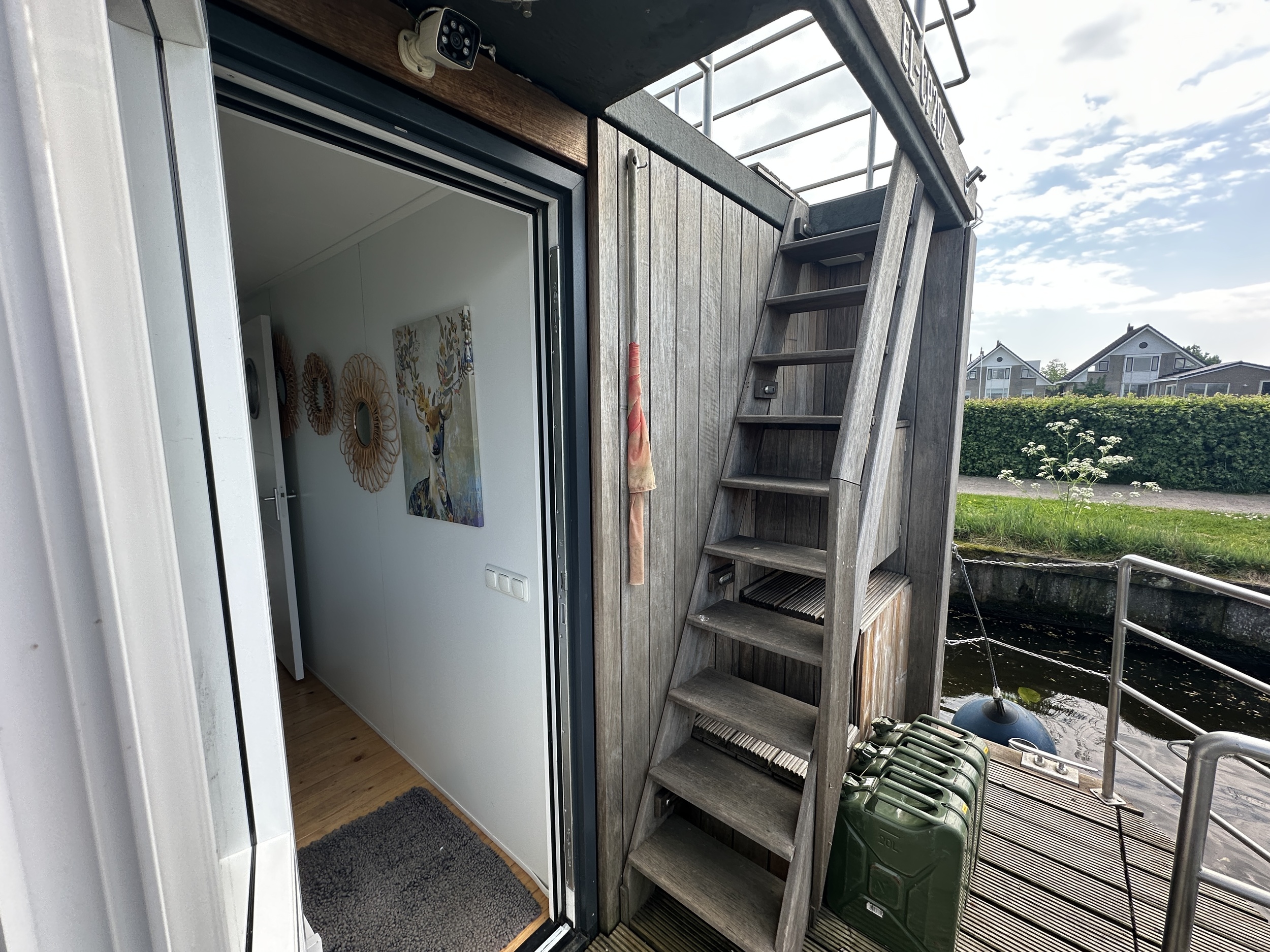 foto: 6 Lotus Houseboats 12 XT - Boven Besturing