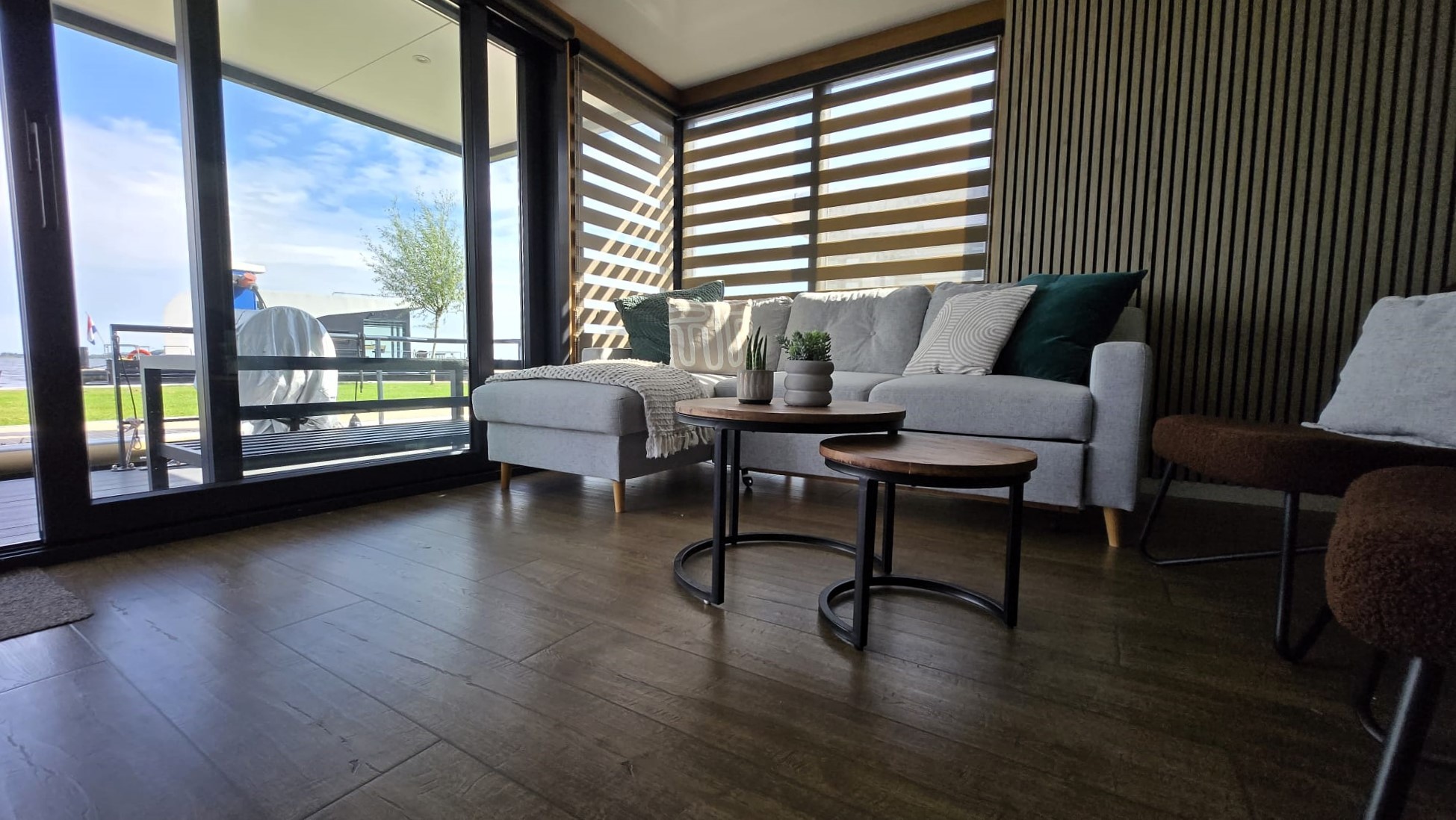 foto: 6 Castalia Evt. Met Koopligplaats Special Houseboat 1460 X 500