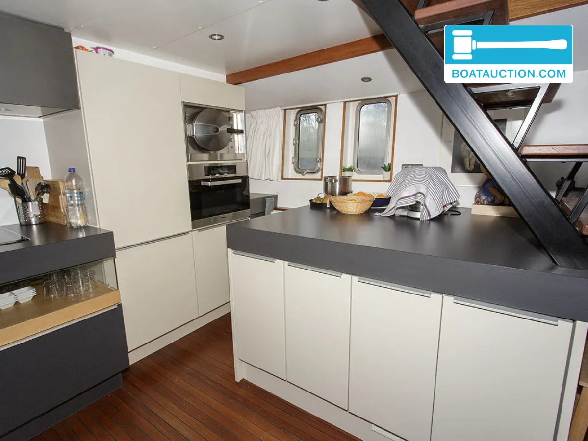 foto: 9 Bateau de patrouille 2300