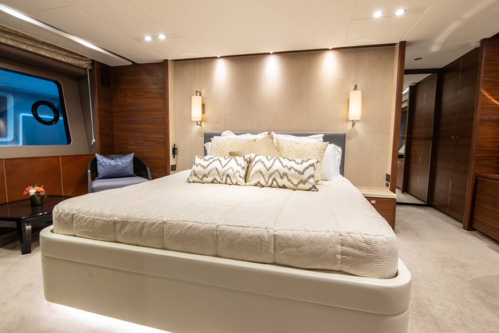 foto: 6 Princess 88 Yacht