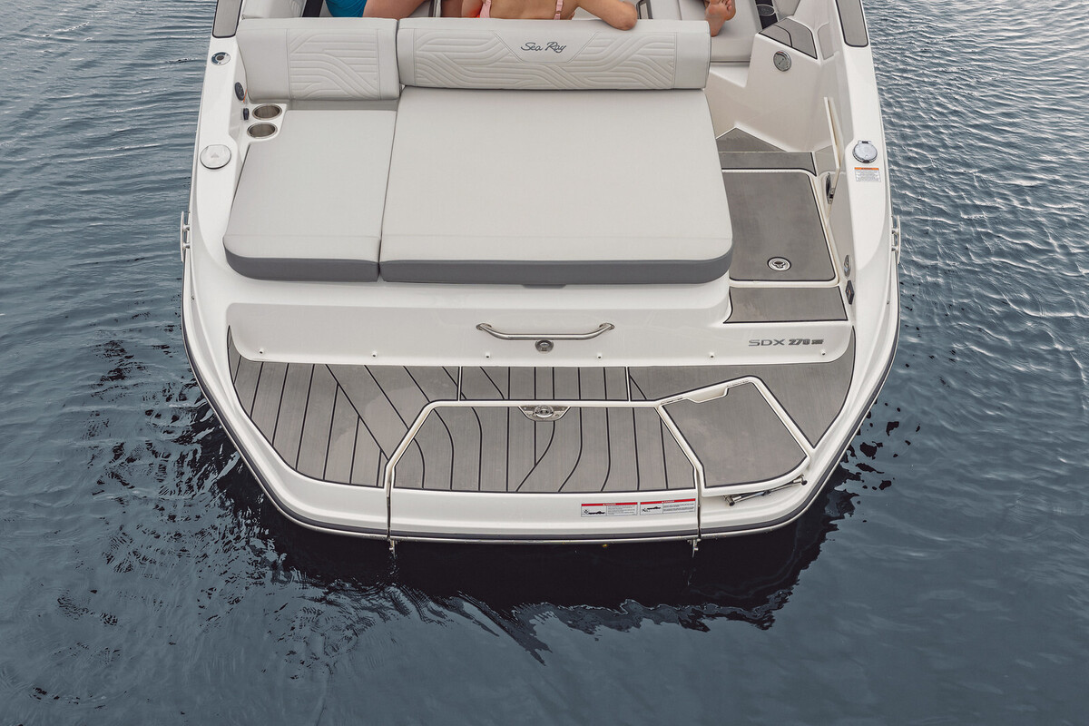 foto: 6 Sea Ray SDX 270 Surf