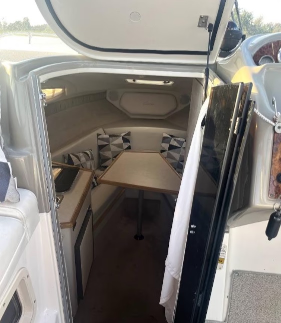 foto: 8 Bayliner 2355 Siera