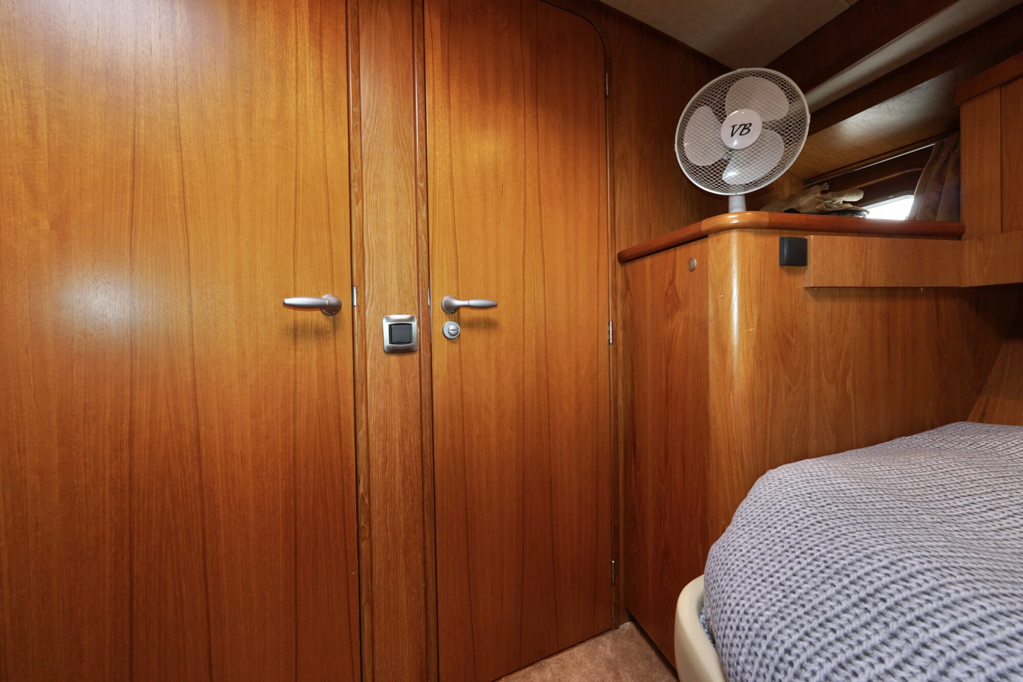 foto: 7 Van den Hoven Van den Hoven Exclusive 18.00 VS