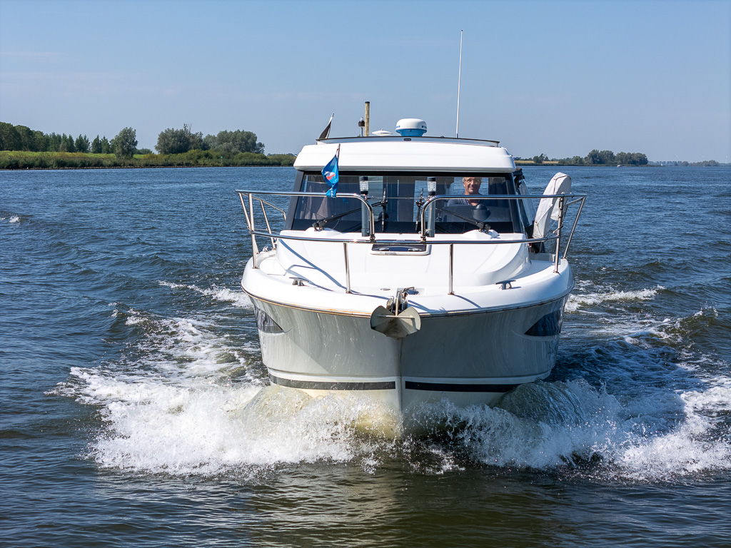 foto: 6 Jeanneau NC 9