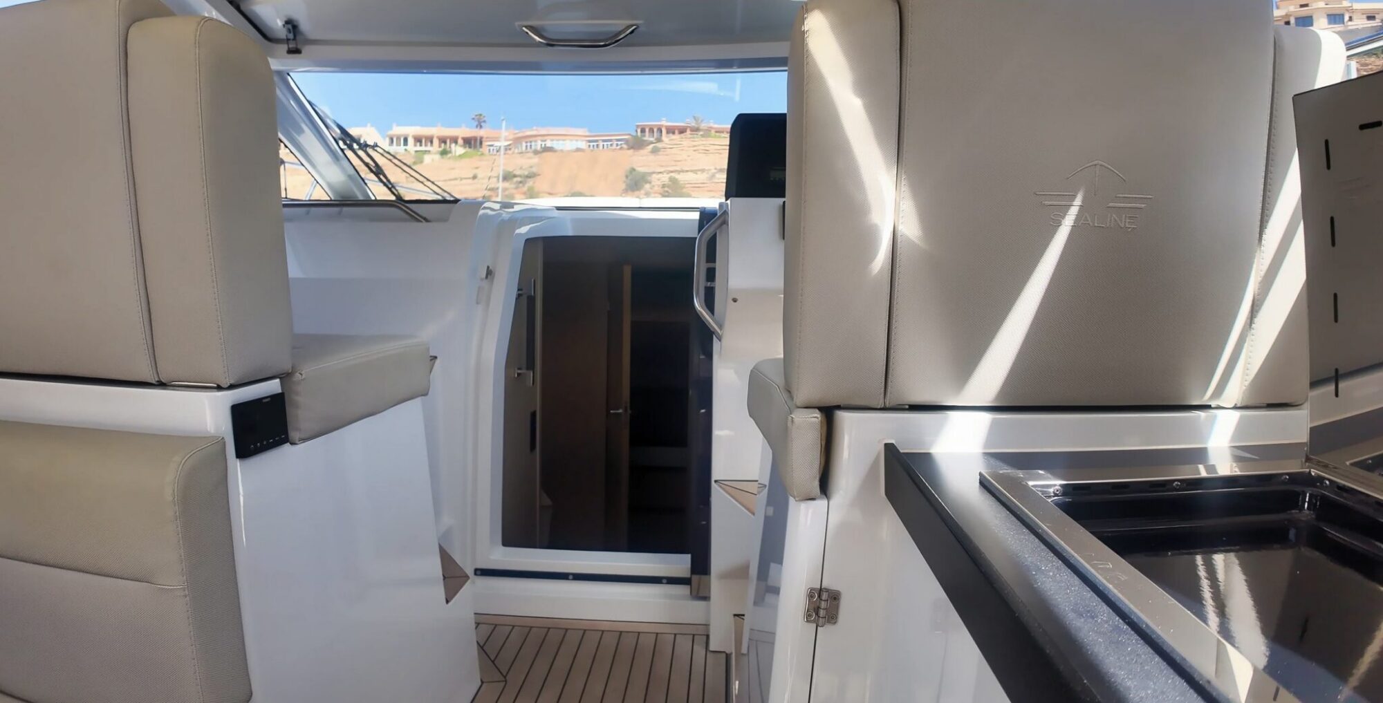 foto: 99 Sealine Sealine S335