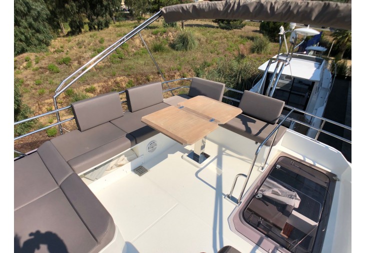 foto: 6 Prestige 420