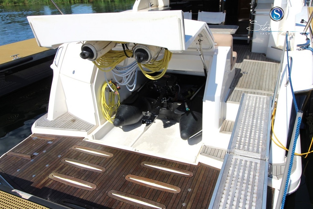 foto: 10 Rivièra 4700 Sport Yacht