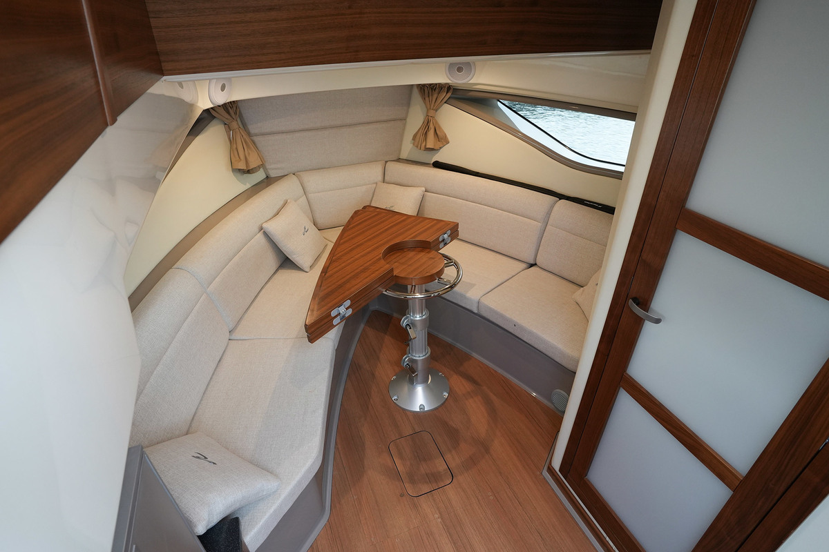 foto: 6 Sea Ray Sundancer 320