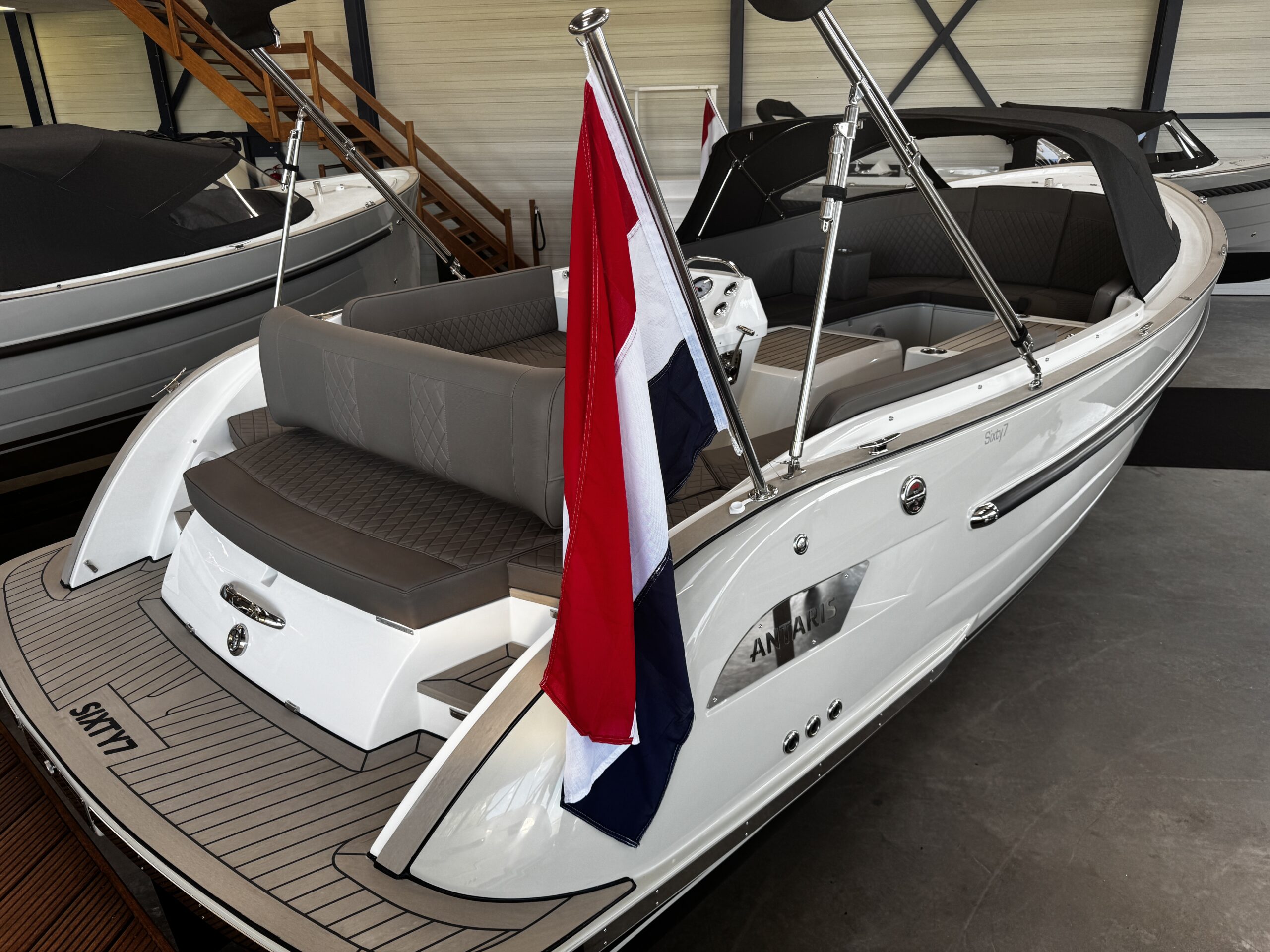 foto: 4 Antaris Sixty7 (op voorraad)