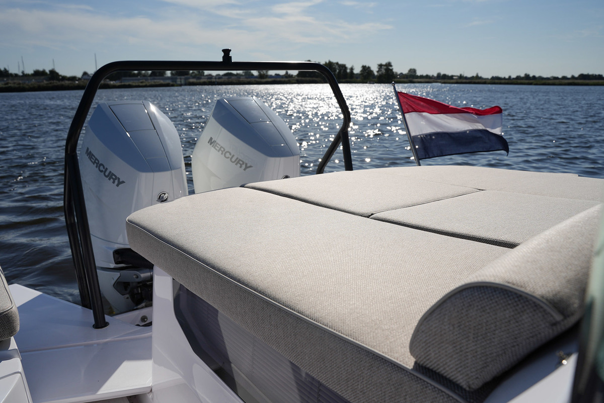 foto: 11 Axopar  37 XC Cross Cabin Mediterrana Edition