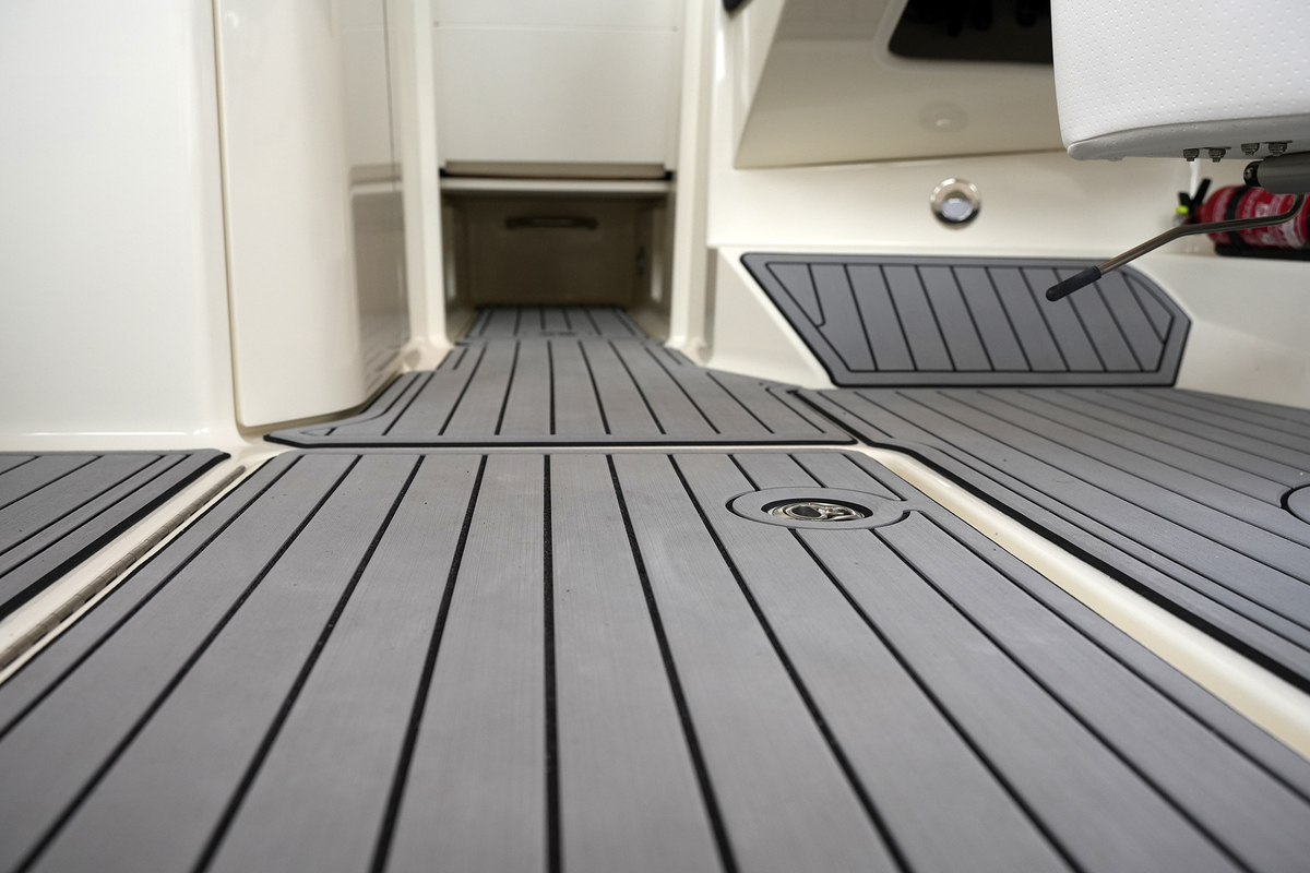 foto: 11 Sea Ray SPX 230 Outboard