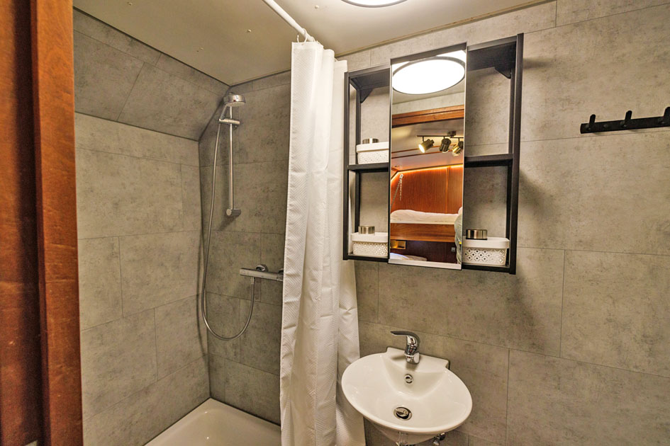 foto: 13 3 mast Charterschip / Evenementenboot 44 nachtgasten, 150 daggasten