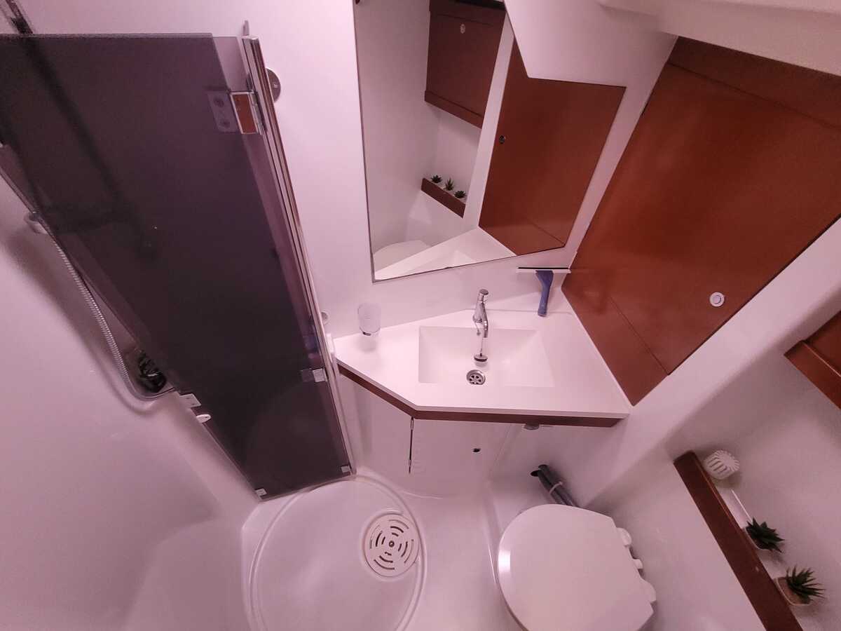 foto: 6 Beneteau Oceanis 54