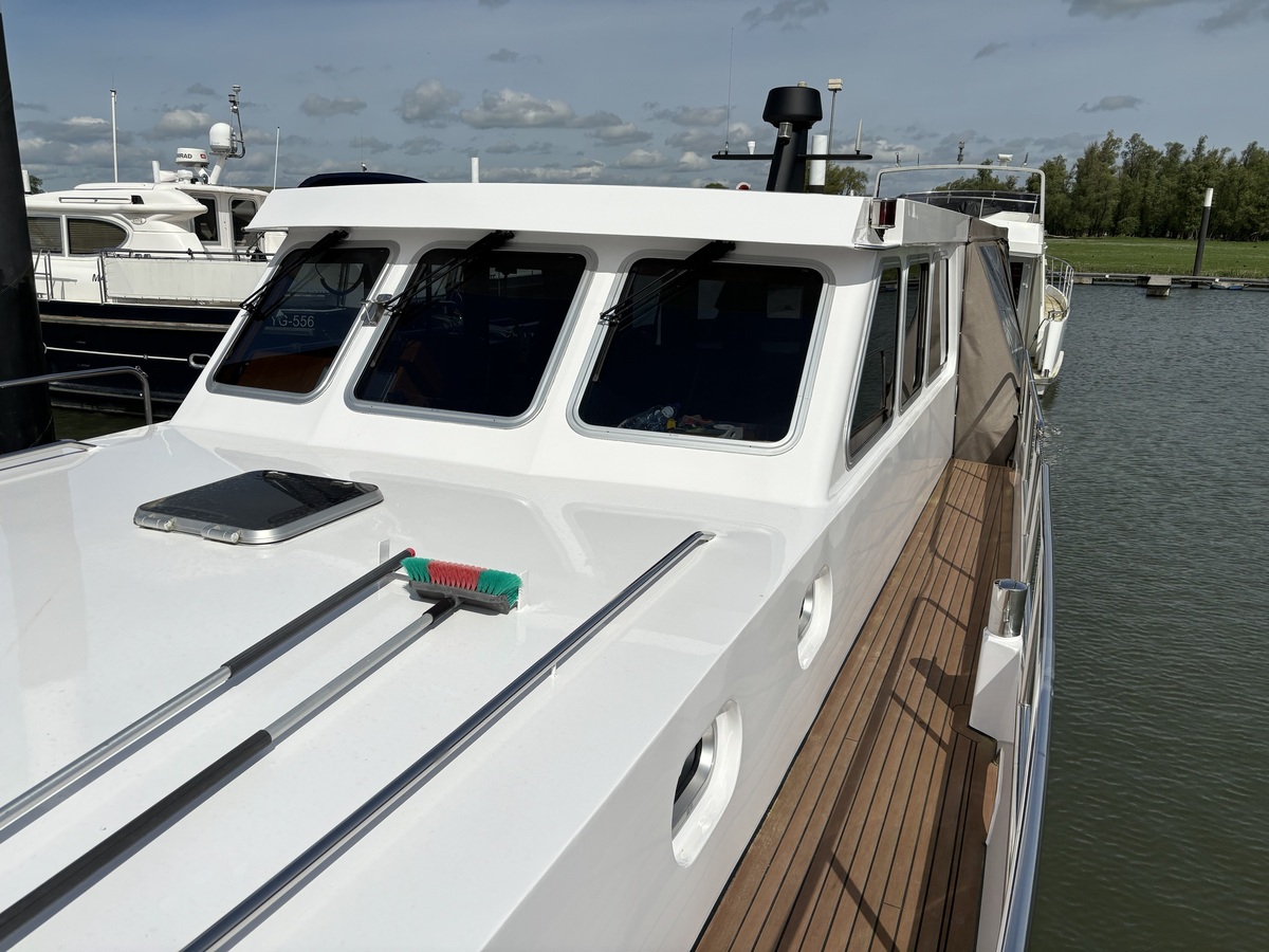 foto: 5 Hemmes Trawler 1500