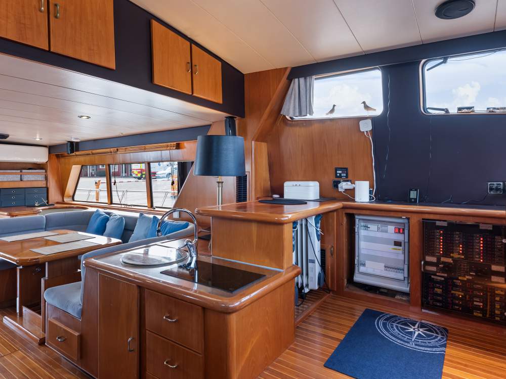 foto: 4 Monte Fino  64 ( varend woonschip )