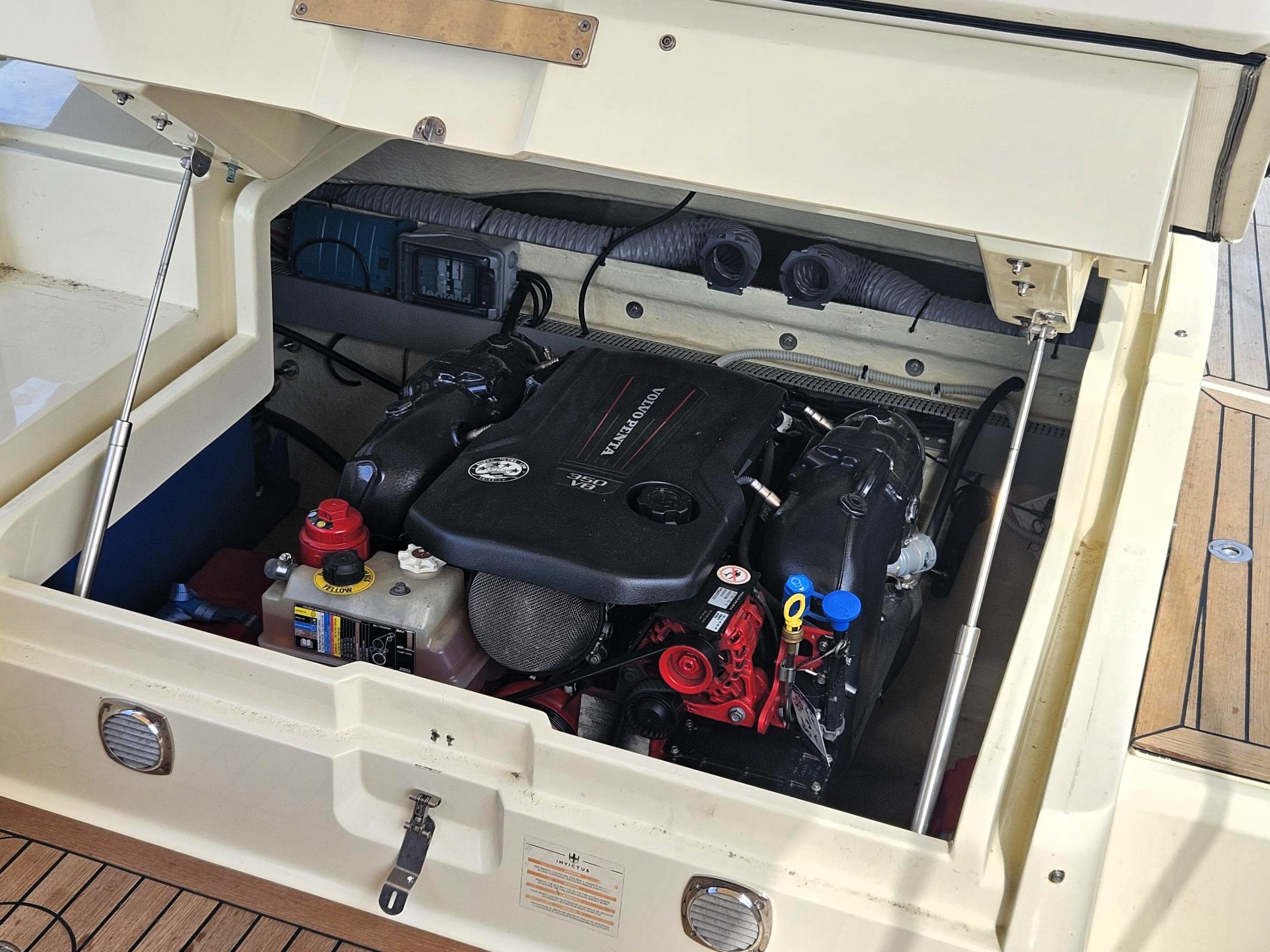 foto: 5 Invictus 280 GT