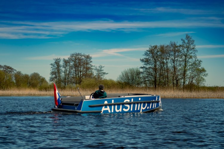 foto: 4 AluShip E-Tender 600