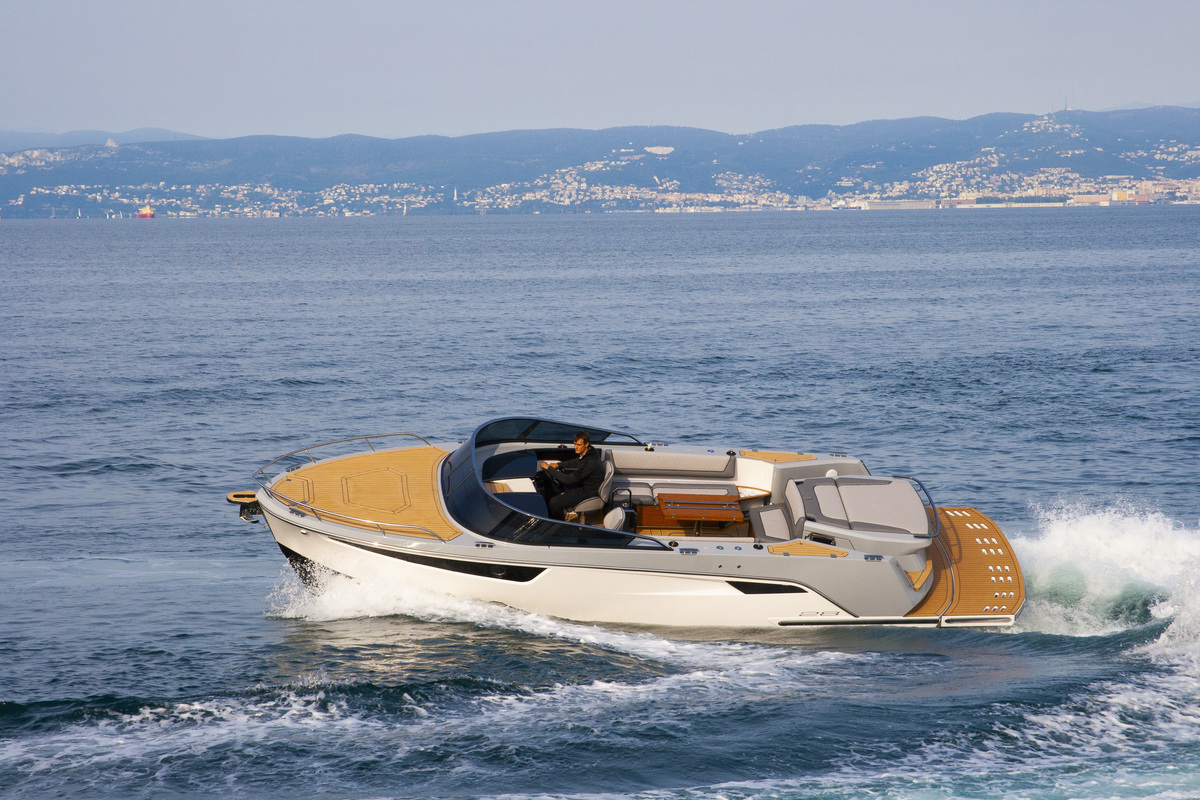foto: 10 Alfastreet Marine 28 Cabin - Inboard Series