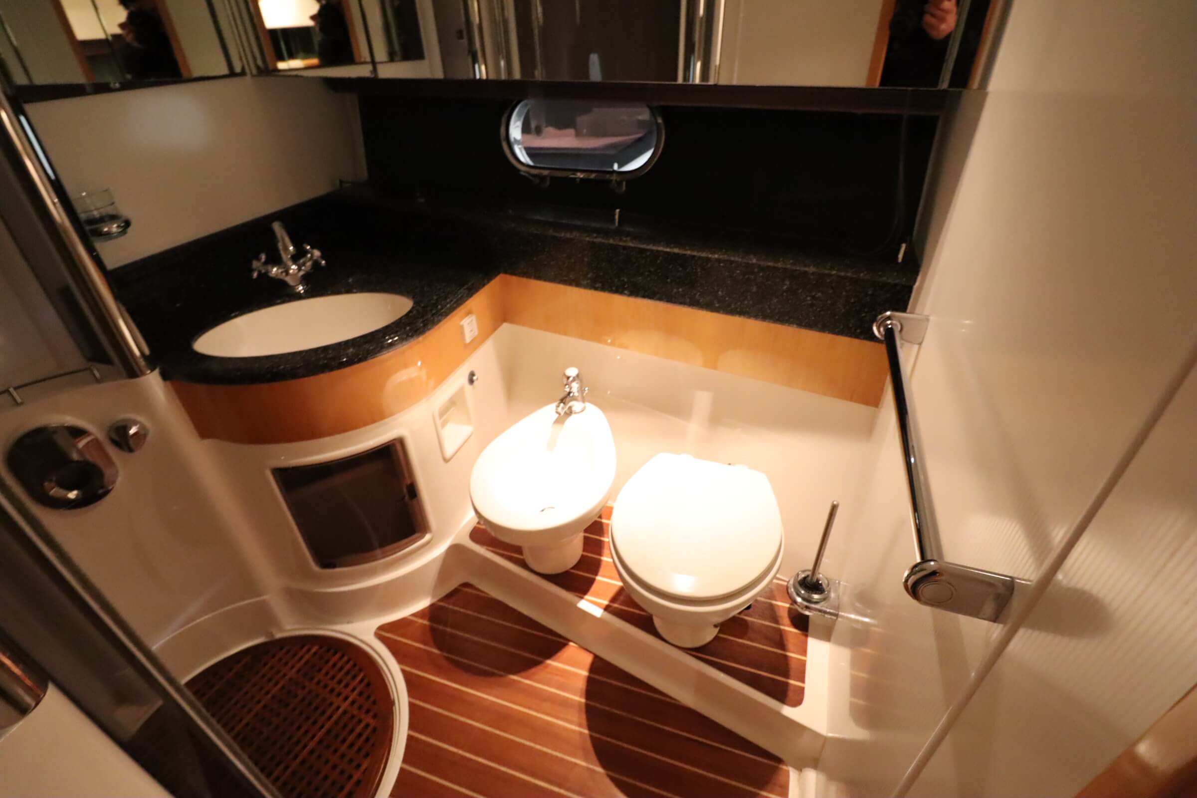 foto: 5 Fairline Squadron 50