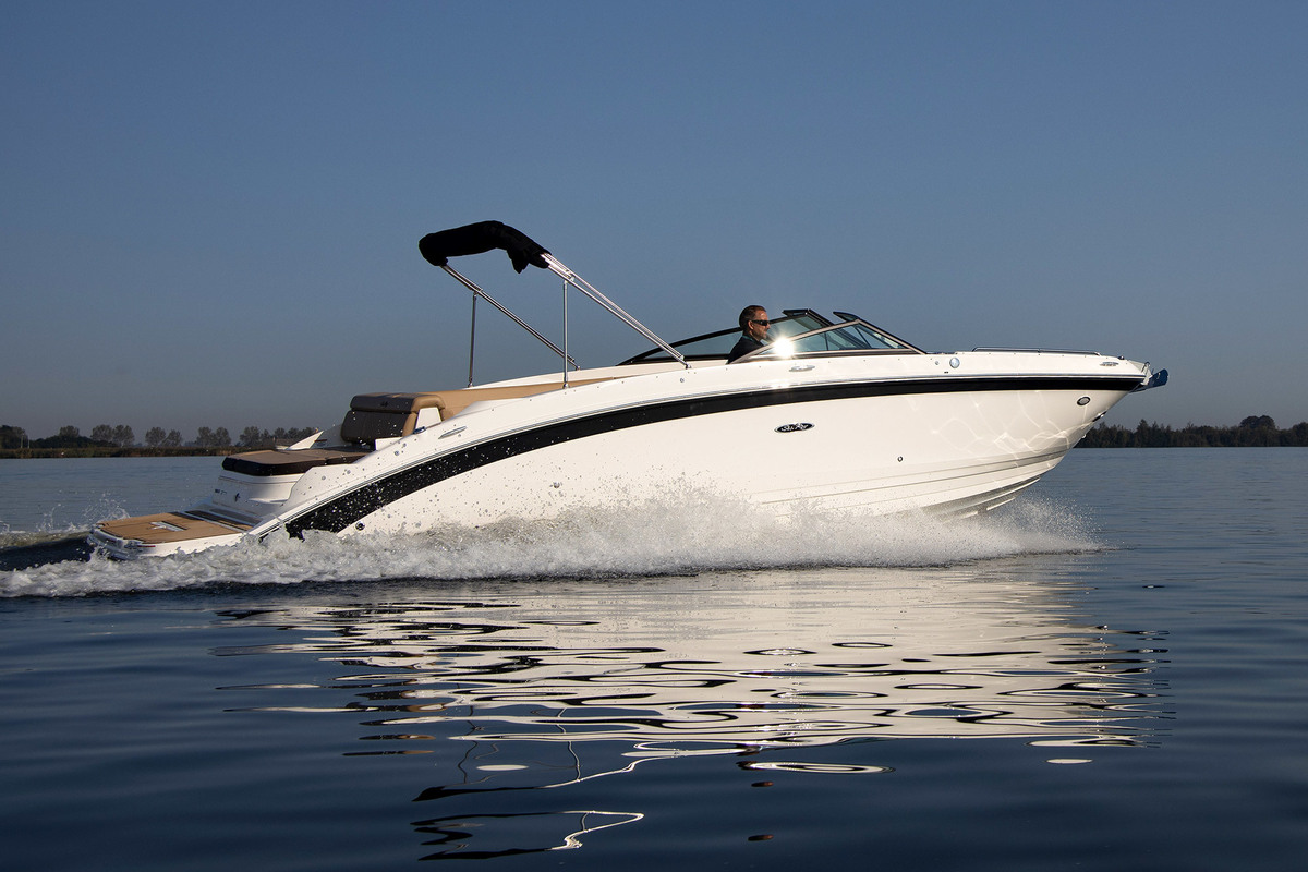 foto: 5 Sea Ray SDX 270