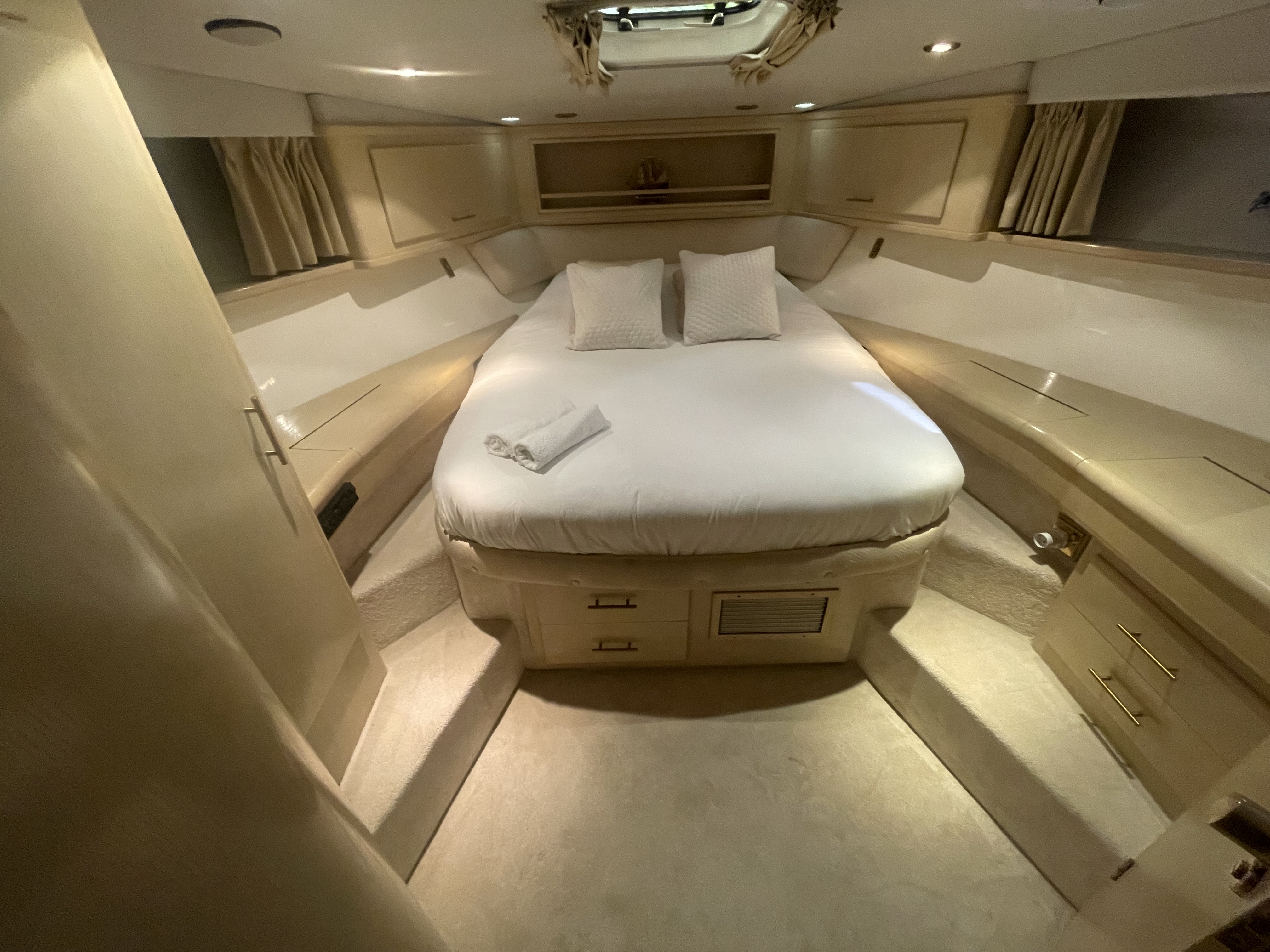 foto: 5 Fairline  50